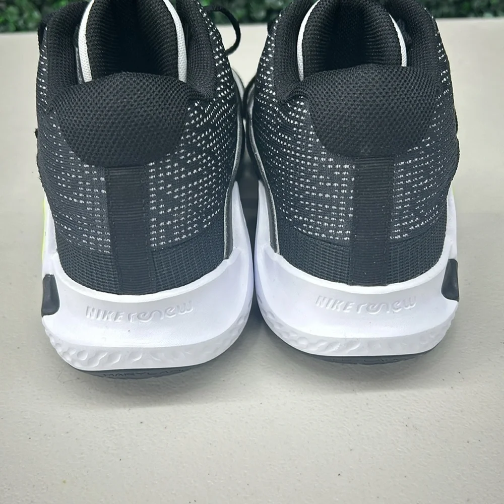 Men's Nike KD Trey 5 X Black/Volt/White Shoes size 10.5